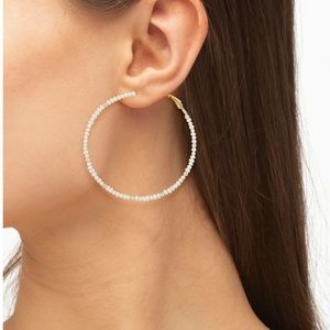 Scarlett Gold Hoop Earring in White Pearl